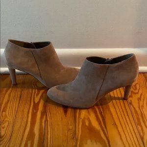 Vince Camuto Corra booties in Mushroom suede 10M